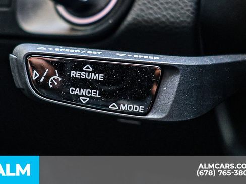 Used 2023 Porsche Cayenne Platinum Edition image 37