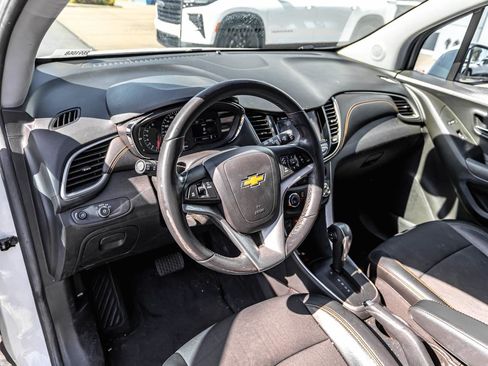 Used 2018 Chevrolet Trax LT w/ LT Convenience Package AWD/4WD image 8