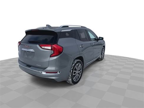 Used 2024 GMC Terrain Denali w/ Denali Premium Package image 8