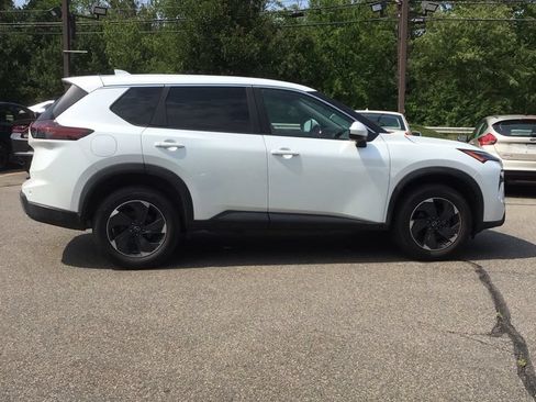 Used 2025 Nissan Rogue SV AWD/4WD image 7