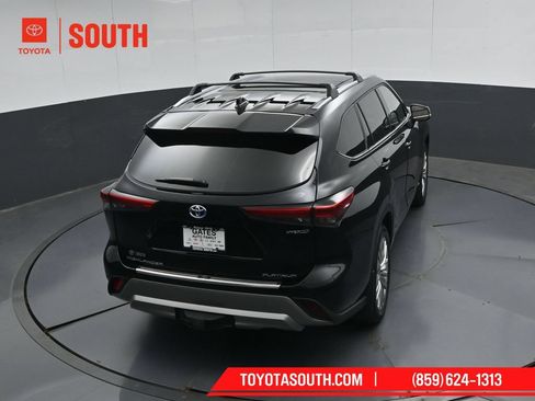 Used 2023 Toyota Highlander Platinum AWD/4WD image 50