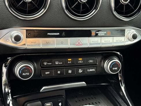 Used 2022 Kia Stinger GT-Line RWD image 16