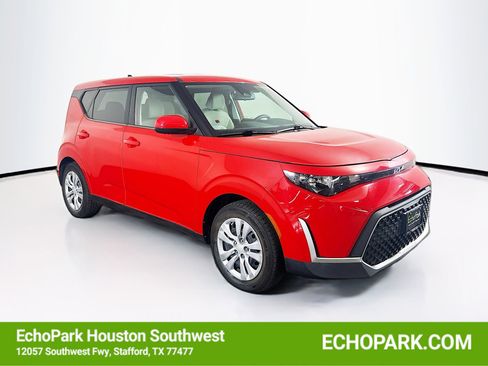 Used 2023 Kia Soul LX FWD image 1