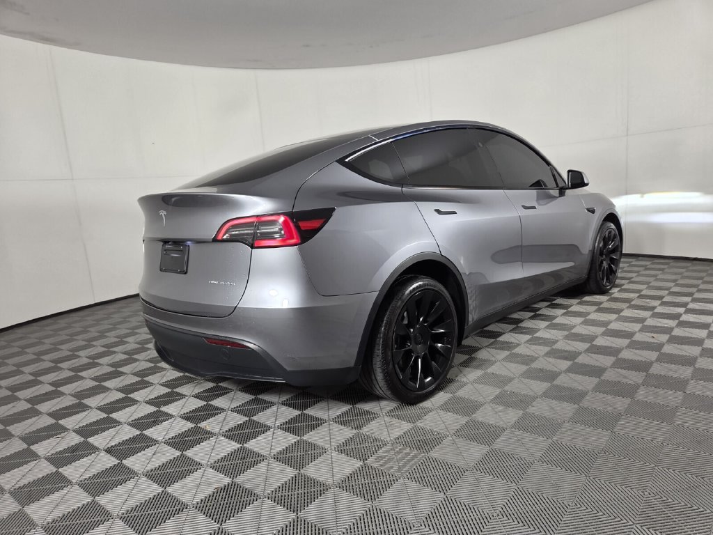 Used 2025 Tesla Model Y Long Range AWD/4WD image 5