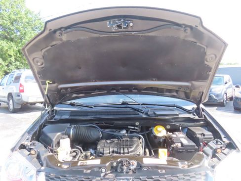 Used 2016 Dodge Grand Caravan SXT w/ Quick Order Package 29G SXT FWD image 9