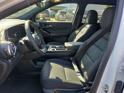 New 2026 Chevrolet Equinox LT w/ Safety and Technology Package image 17