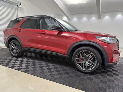 New 2025 Ford Explorer ST-Line w/ Premium Package