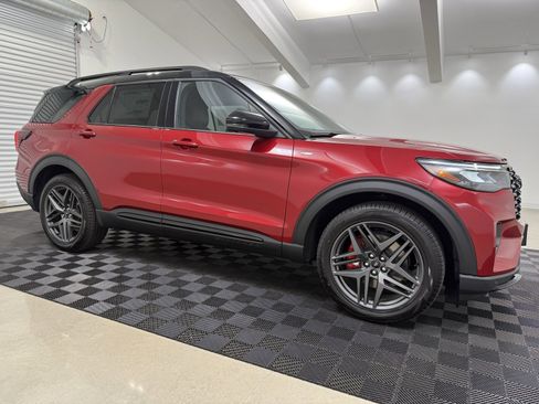 New 2025 Ford Explorer ST-Line w/ Premium Package image 1