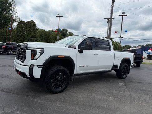 Used 2024 GMC Sierra 2500 AT4 w/ Technology Package AWD/4WD image 17
