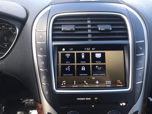 Used 2016 Lincoln MKX Reserve w/ Luxury Package AWD/4WD image 28