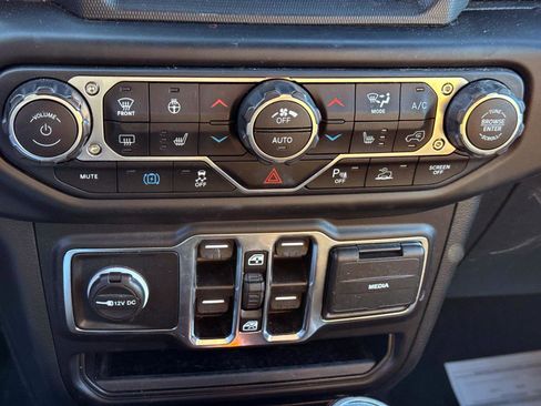 Used 2023 Jeep Wrangler Unlimited Sahara w/ Cold Weather Group image 21