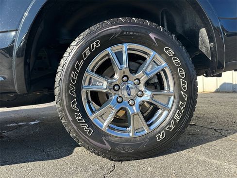 Used 2017 Ford F150 Lariat image 20