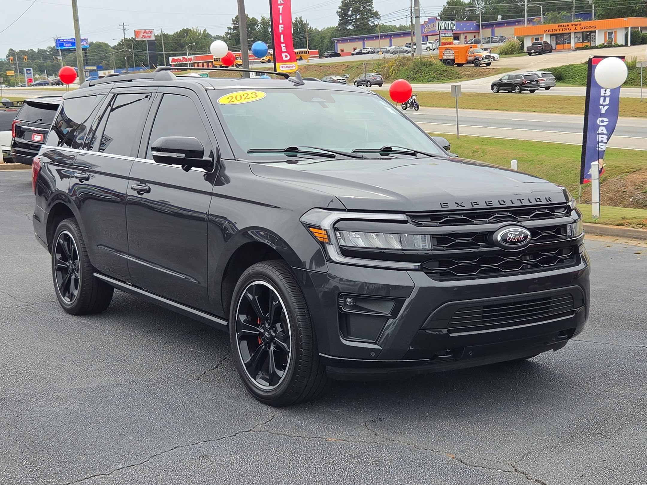 Used 2023 Ford Expedition Limited AWD/4WD image 3