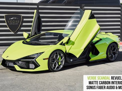 Used 2025 Lamborghini Revuelto image 1