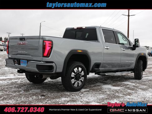 Used 2025 GMC Sierra 3500 Denali w/ Denali Reserve Package image 4