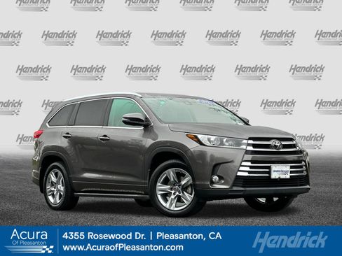 Used 2017 Toyota Highlander Limited image 1
