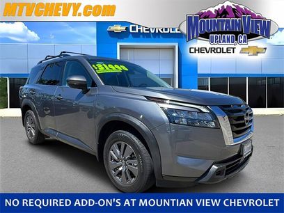 Used 2023 Nissan Pathfinder SV