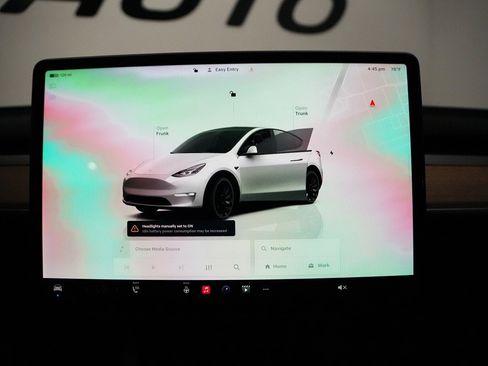 Used 2022 Tesla Model Y Performance AWD/4WD image 13