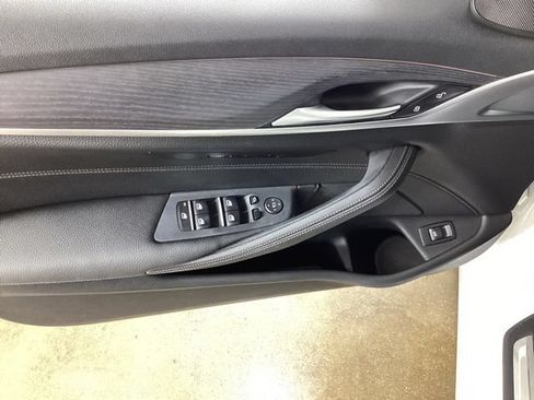 Used 2022 BMW 530i xDrive w/ Convenience Package AWD/4WD image 11