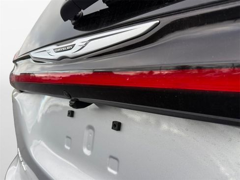 New 2026 Chrysler Pacifica Select image 17