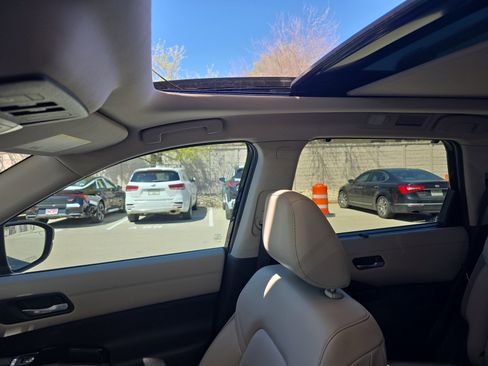 Used 2022 Nissan Pathfinder SL w/ SL Premium Package image 17