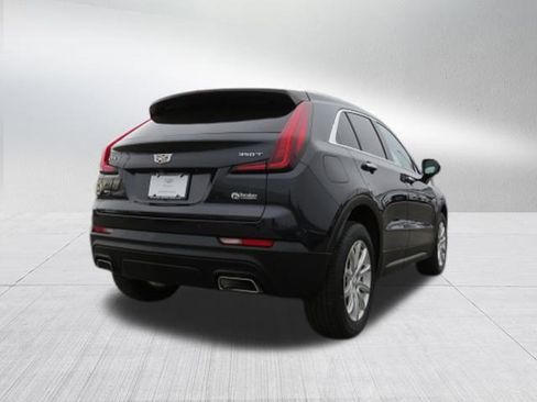Certified 2023 Cadillac XT4 Luxury w/ Cold Weather Package image 3