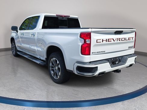 Used 2023 Chevrolet Silverado 1500 High Country w/ Z71 Off-Road Package AWD/4WD image 7