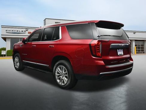 Used 2022 GMC Yukon SLT w/ SLT Premium Package AWD/4WD image 3