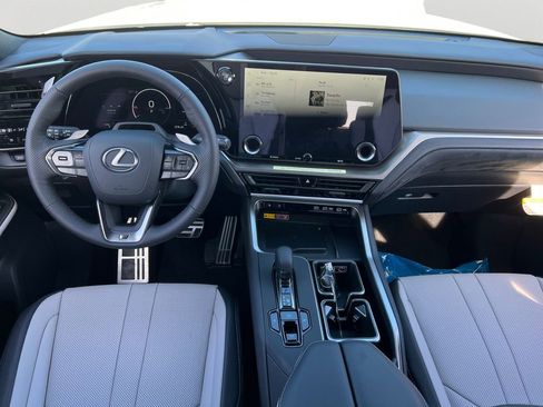 New 2026 Lexus TX 500h AWD image 10