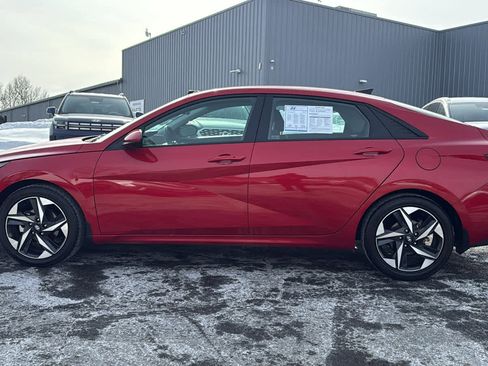 Used 2023 Hyundai Elantra SEL w/ Convenience Package image 5
