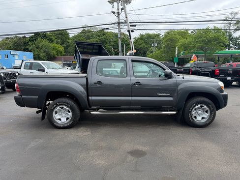 Used 2011 Toyota Tacoma 4x4 Double Cab image 4