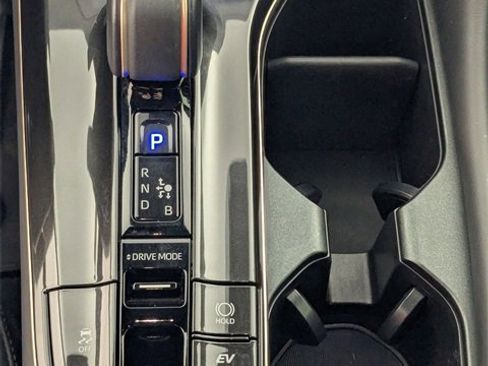 Used 2025 Toyota Crown XLE image 21