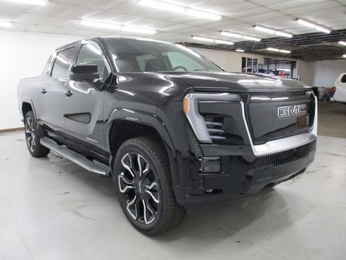 New 2025 GMC Sierra EV Denali image 9