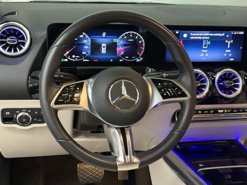 Used 2025 Mercedes-Benz GLA 250 image 34