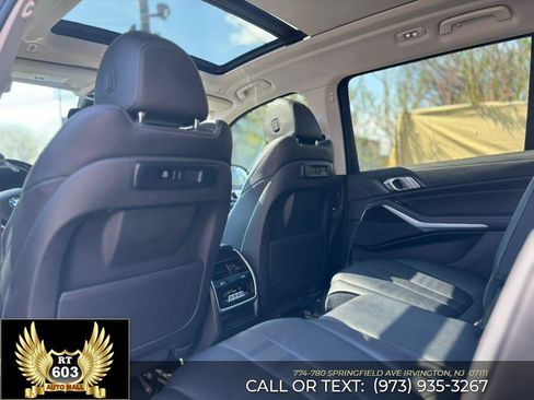 Used 2021 BMW X7 xDrive40i w/ Parking Assistance Package AWD/4WD image 9