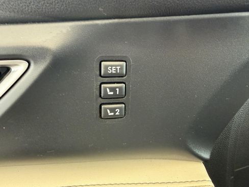 Used 2019 Subaru Ascent Limited AWD/4WD image 18