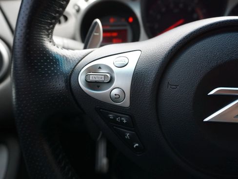 Used 2016 Nissan 370Z Coupe RWD image 28
