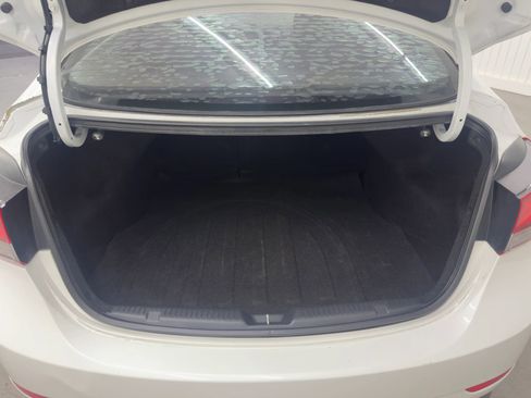 Used 2014 Hyundai Elantra SE image 13