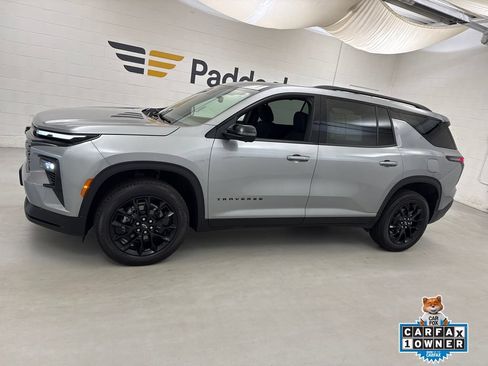 Used 2024 Chevrolet Traverse LT w/ Midnight/Sport Edition AWD/4WD image 2