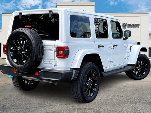 Used 2024 Jeep Wrangler Sahara image 2