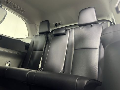 Used 2025 Toyota Grand Highlander AWD image 25