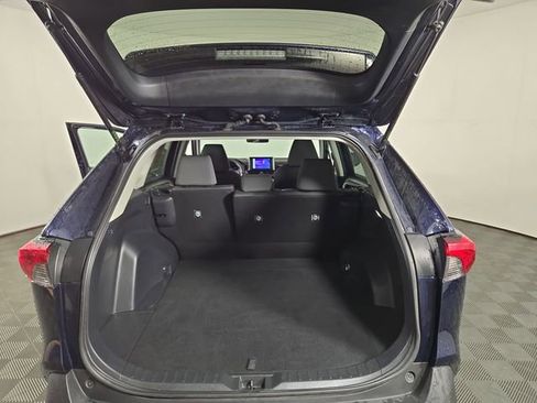 Used 2025 Toyota RAV4 XLE AWD/4WD image 31
