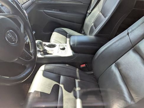 Used 2018 Jeep Grand Cherokee Limited AWD/4WD image 9