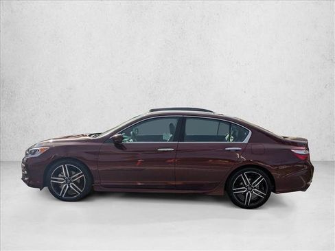 Used 2017 Honda Accord Sport image 9
