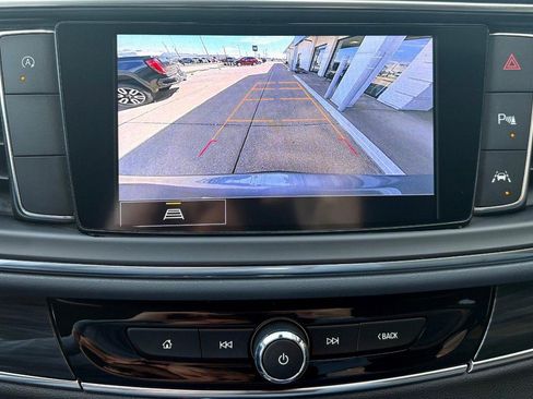 Used 2024 Buick Enclave Essence image 27