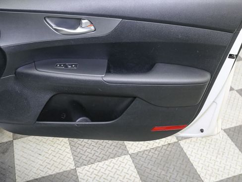 Used 2019 Kia Forte LXS image 19