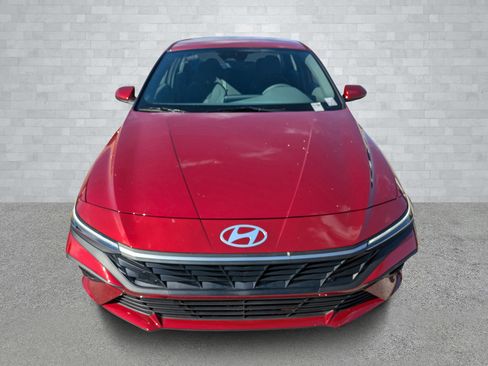 Used 2025 Hyundai Elantra Blue image 3