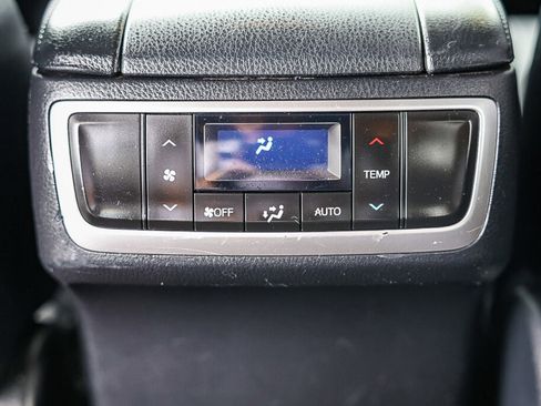 Used 2018 Toyota Highlander Limited FWD image 8