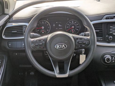 Used 2018 Kia Sorento L image 21