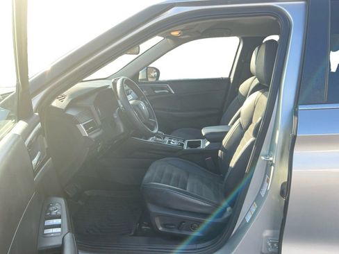 Used 2023 Mitsubishi Outlander SE image 14